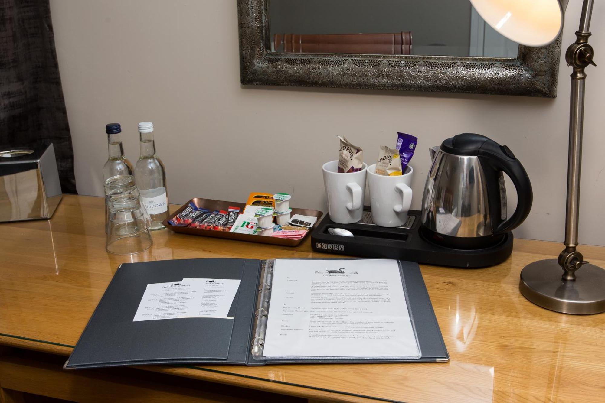 The Black Swan Inn Horsham St Faith Екстер'єр фото