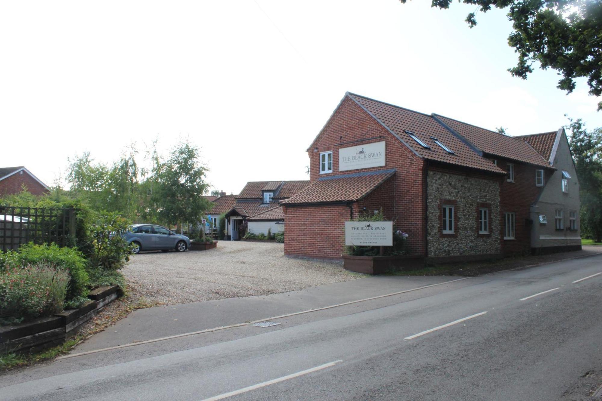The Black Swan Inn Horsham St Faith Екстер'єр фото