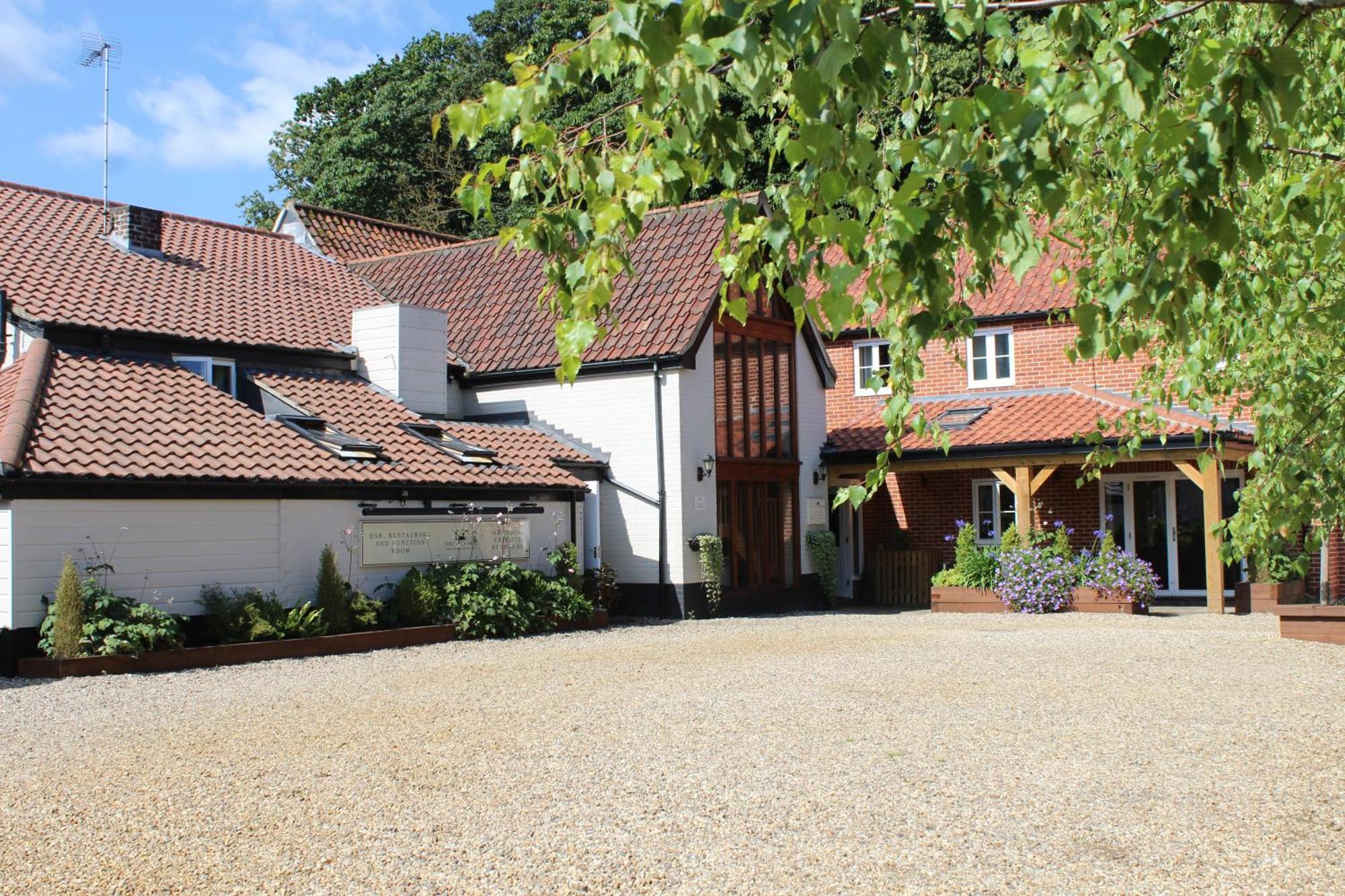 The Black Swan Inn Horsham St Faith Екстер'єр фото