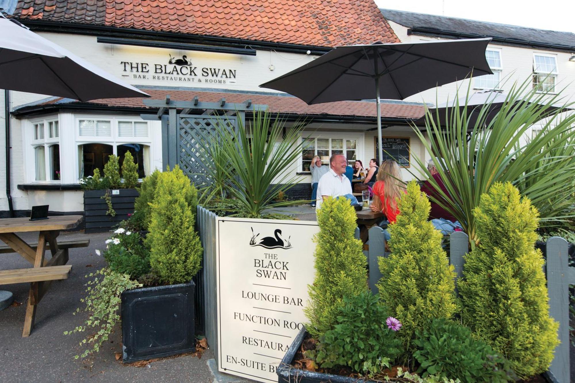 The Black Swan Inn Horsham St Faith Екстер'єр фото