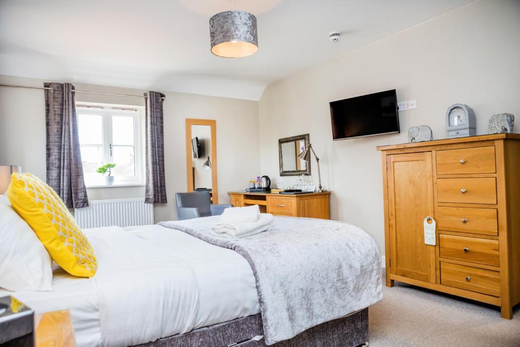 The Black Swan Inn Horsham St Faith Екстер'єр фото