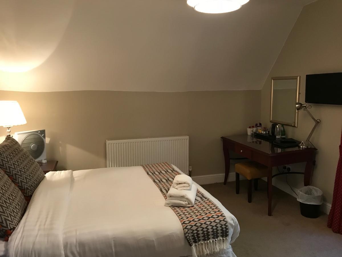 The Black Swan Inn Horsham St Faith Екстер'єр фото